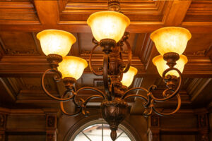 輸入住宅下村敦史邸シャンデリアライト